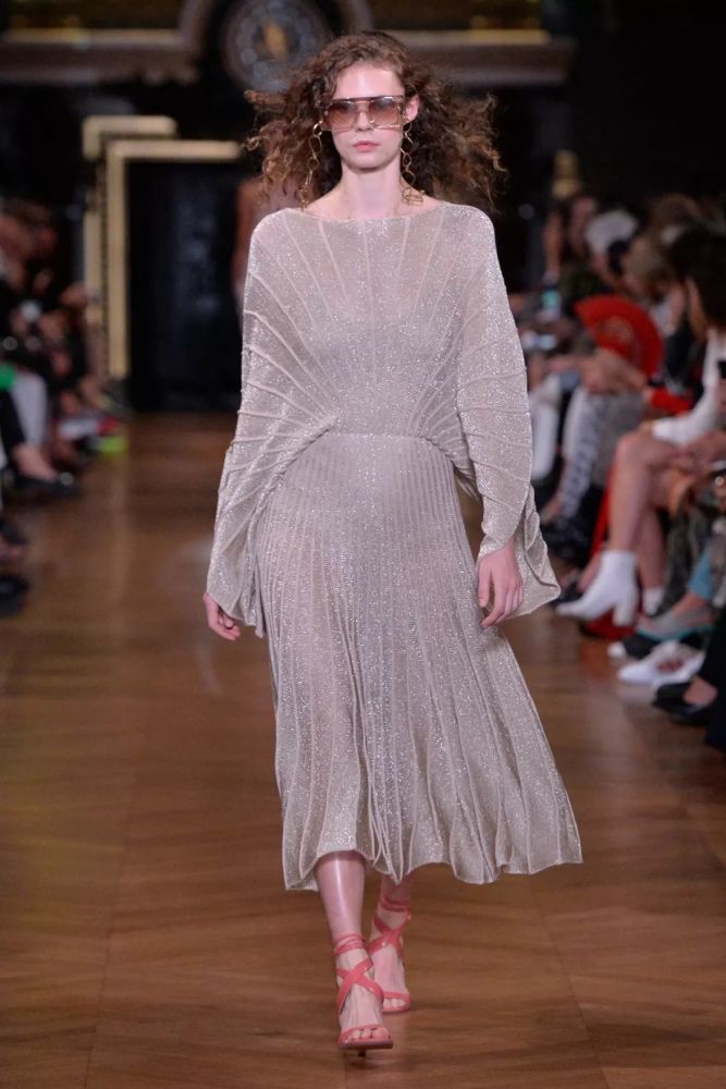 当自然之美与现代风格相遇 | stella mccartney 2020春夏时装秀