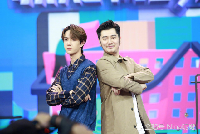 22岁王一博首次同框钱枫比帅穿1351中年装比大12岁钱枫还年轻