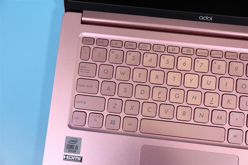 首款金属渐变笔记本华硕adolbook14评测充电一次能用2天