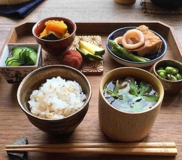 走进日本:日本人一日三餐主要吃什么?