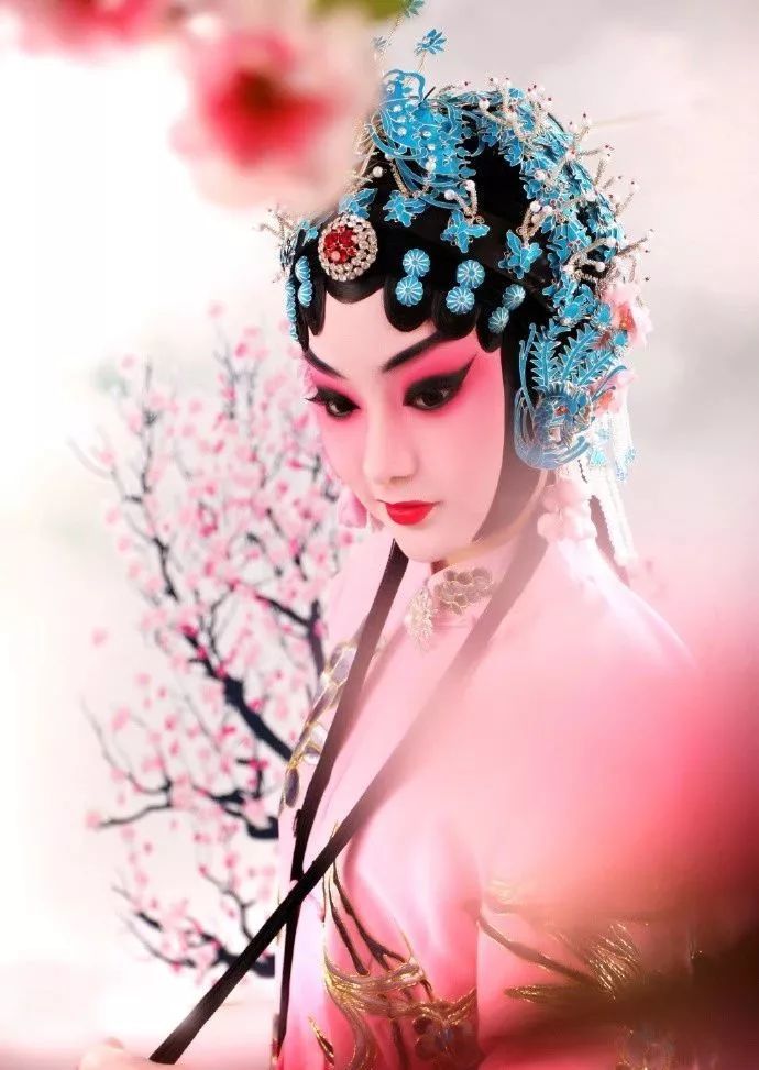 【梨园知识】京剧表演眼睛的基本程式动作训练