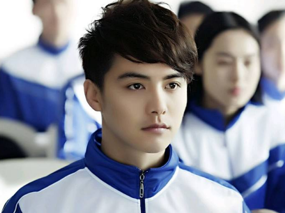 马天宇与C罗女友同框!一身西装变霸道总裁,眼