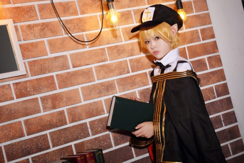 凹凸世界:金cosplay好可爱呀
