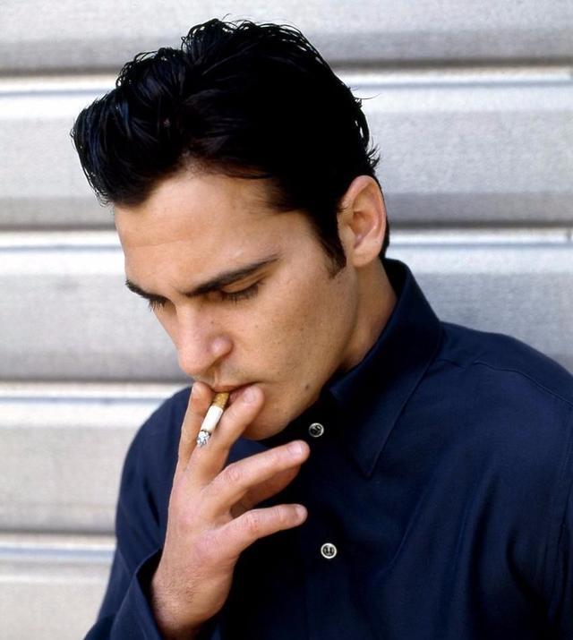 joaquin phoenix, 大家习惯称他"杰昆·菲尼克斯",实际上读音是"华金"