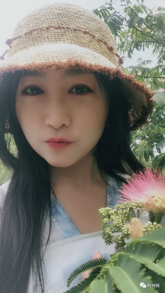 张伶伶《中国女性艺术》代表性艺术家