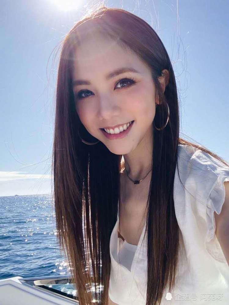 邓紫棋刚拿下海外九大地区播放总量华语女歌手第一 没几天莫文蔚就来搅局 腾讯新闻