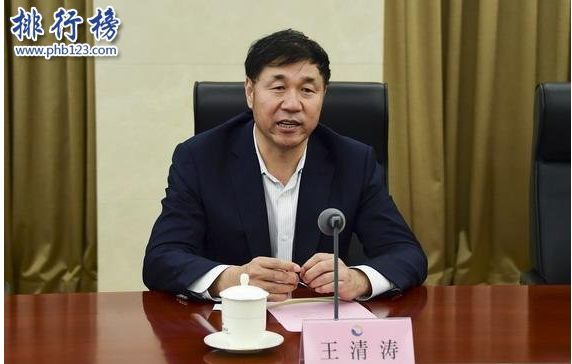 青岛富豪排行_山东青岛富豪榜大洗牌,首富宝座再易主,榜首身价一年暴涨300亿