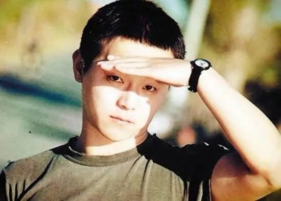 窦唯|窦唯 51 岁了：没死，没疯，没成仙