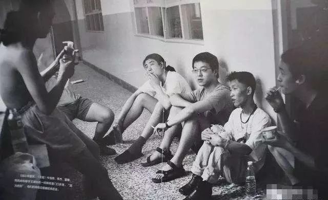 窦唯|窦唯 51 岁了：没死，没疯，没成仙