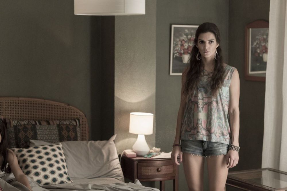 女主克拉拉·拉戈,凭借一部《黑暗面》享誉影界,作为欧巴罗美林丛的