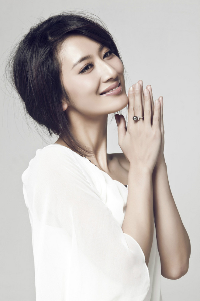 影视演员郭珍霓 气质端庄