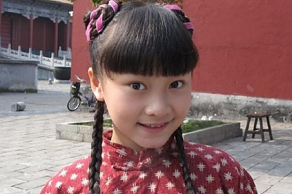 还记得《新还珠格格》的宝丫头吗?今成功考入上戏,女神范十足