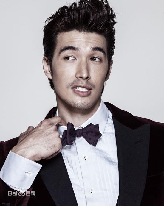 锦荣和蔡依林分手后新恋情不被网友看好,果不其然又光速分手了