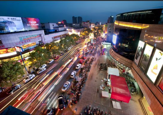 中山中路东起通波塘桥,西至秀野桥,全长2520米.