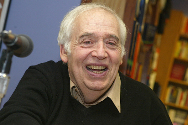 ic 资料图当地时间10月14日,当代美国著名文学教授,"耶鲁学派"批评家