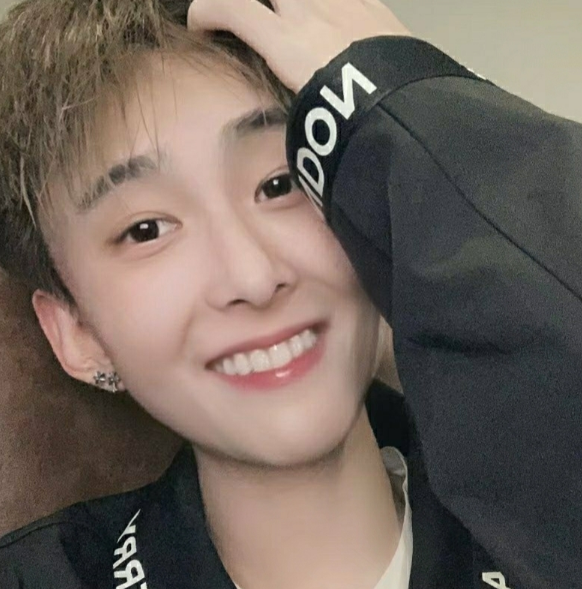 王乐乐套路璐走"老年"路线?效果图一出,果真满屏都是夫妻相!