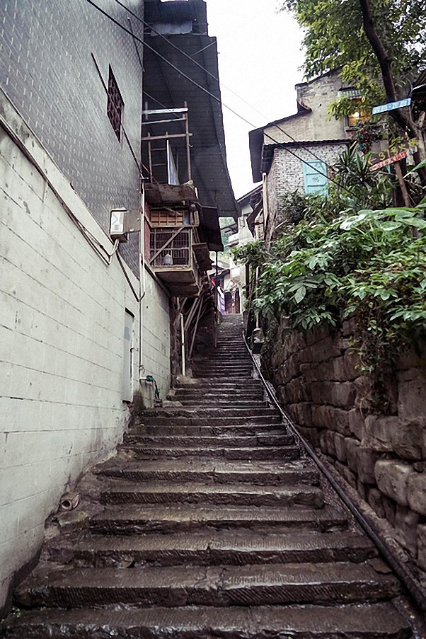 山城的石板路和青瓦房数不尽的时代变迁