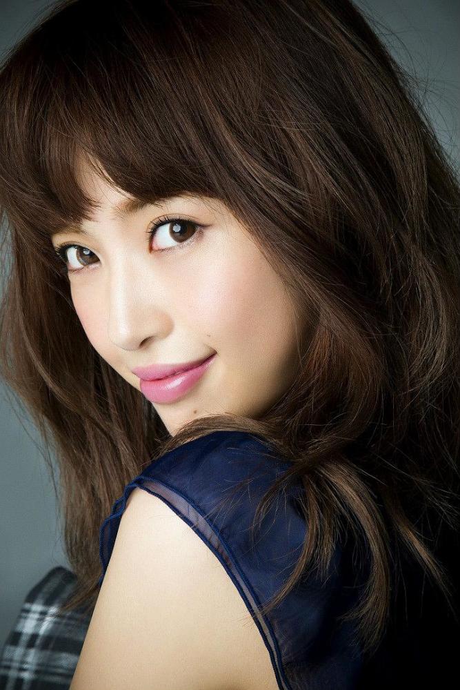 28岁美女模特开心下嫁圈外男 不料老公被媒体扒出曾是舞厅牛郎 腾讯新闻