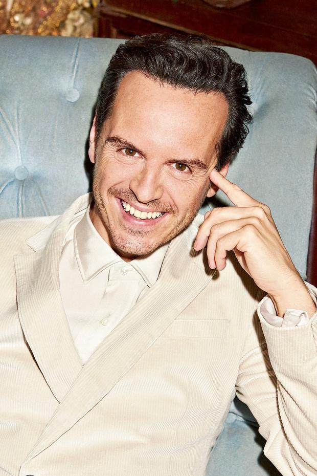 伦敦生活性感神父曝新写真