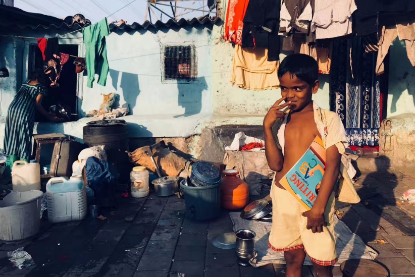 东南亚最大的贫民窟:一个厕所1500人一起用,175公顷住了百万人