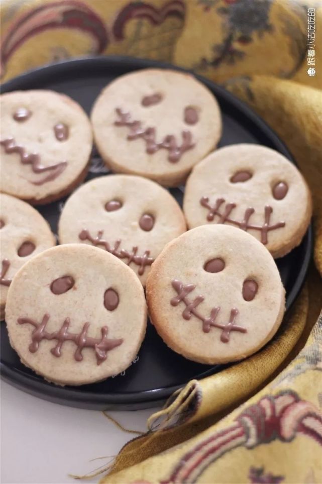 用饼干做个鬼脸儿,万圣节限定来了