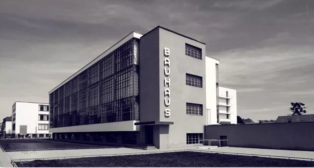 bauhaus1919年诞生于德国魏玛的包豪斯学院是20世纪最具影响力的设计