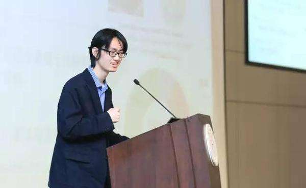 他的同学范浩强同样是竞赛牛人,他对陈立杰的评价是"陈立杰想考第几只