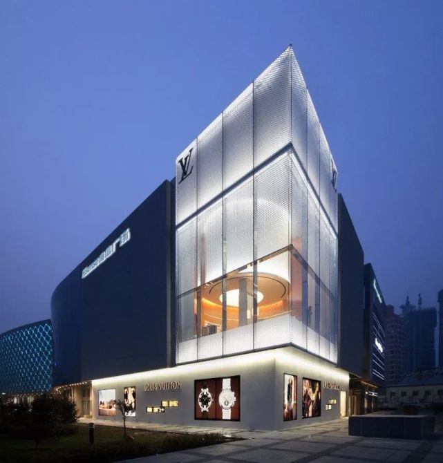 青岛突飞猛进的商业领航者