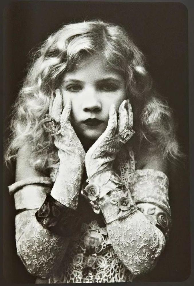 被迫早熟的女孩,往往过不好这一生