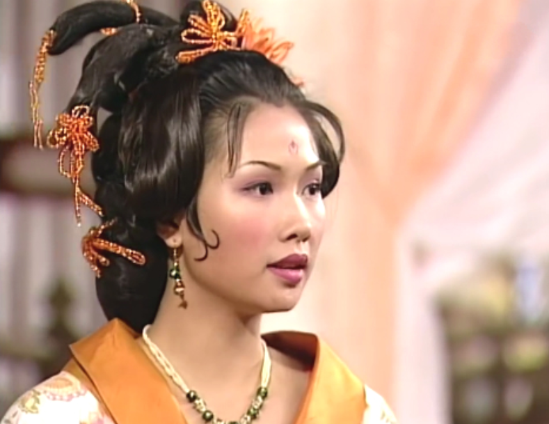《杨贵妃》中的杨玉瑶,粉裙造型很软妹,虢国夫人造型最明艳动人