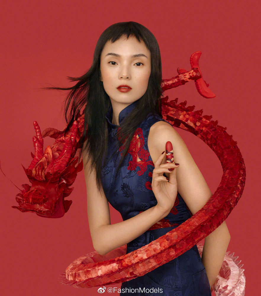 继和h&m联名后,中国独立设计师陈安琪又和m.a.c合作了