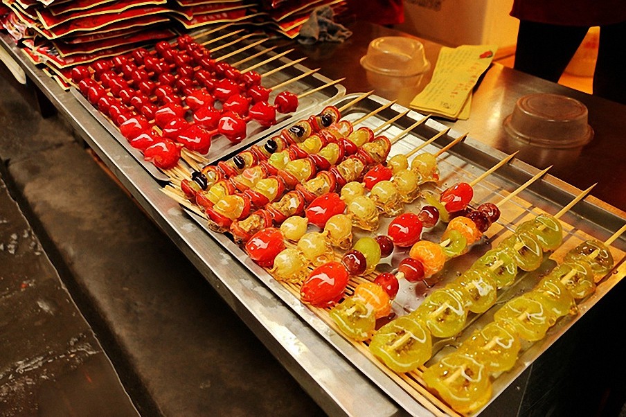 对于全是水果的冰糖葫芦我还是喜欢经典的山楂口味