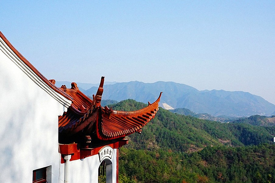 济公西院的建筑风格奇特体现了济公的形象