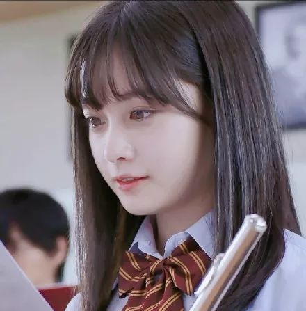桥本环奈惊现啤酒肚?网友看法各不相同,你们怎么看?