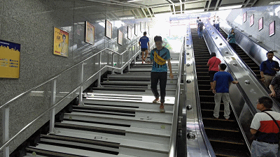 不仅每个站颜色不同,还各有特色 海洋风,岭南味,科技感,可爱型