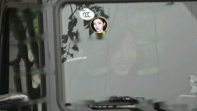 王丽坤与富商领证曝光!两人穿情侣装,一蹦一跳