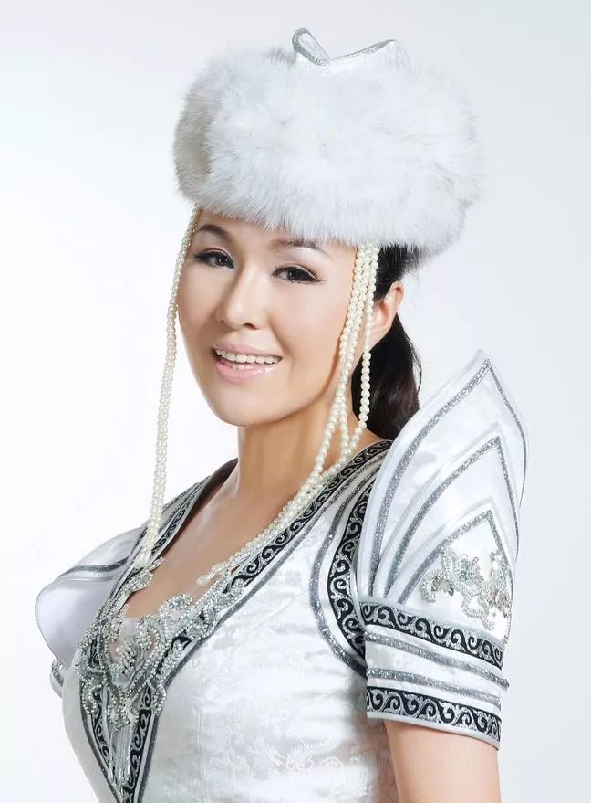 乌兰托娅,宁可等 将倾情献歌 王宏伟:第九届中国青年歌手大奖赛金奖