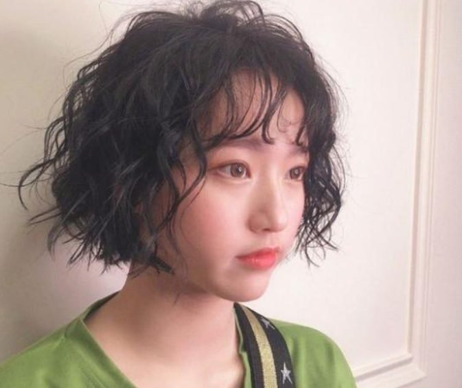 男生"一见就烦"的3种发型,女孩子却认为很美,难怪异性缘那么差