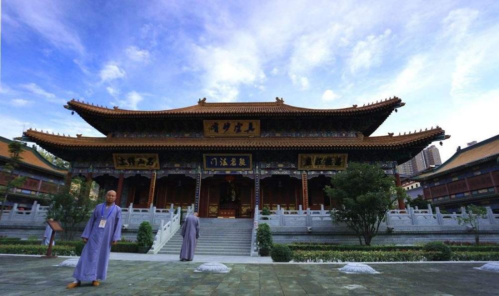 我国最黑心的寺庙算卦要250最便宜的香要600网友作死边缘