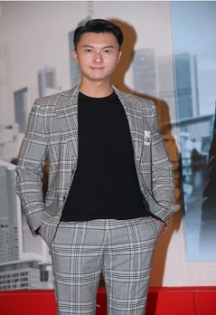 tvb小生王浩信主演解决师首播增重成功片场狂秀麒麟臂