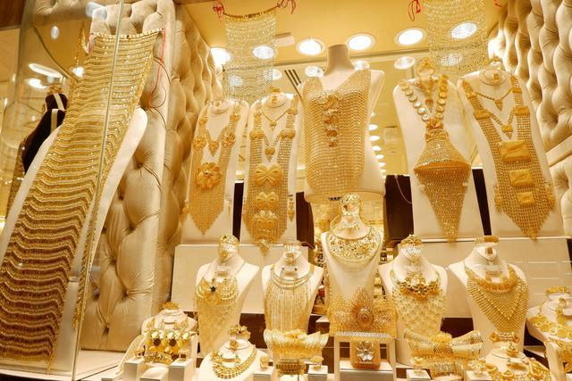 迪拜黄金市场多土豪黄金当白菜论斤卖中国游客却表示不会买