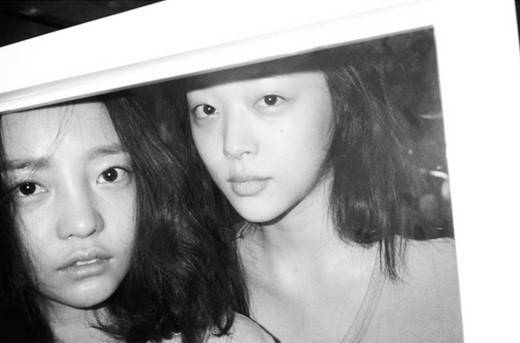 具荷拉为送挚友雪莉最后一程17日返韩