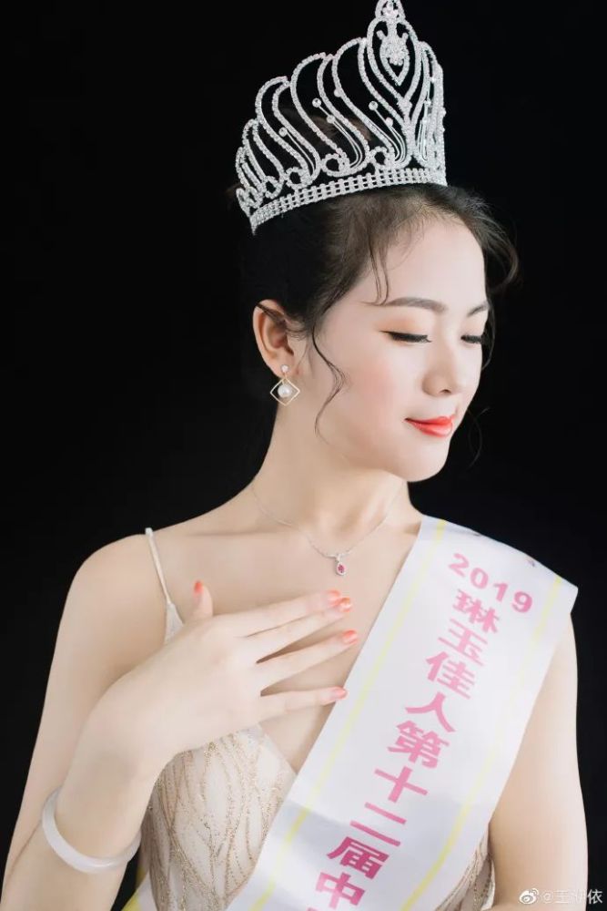 葫芦岛女孩获得中国国际手模特大赛总冠军,厉害!