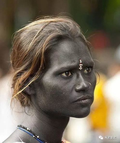 白种人,黄种人,黑种人什么都有