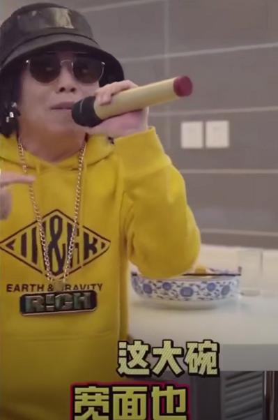 吴亦凡绕口令回应潘长江 这波操作666两人搞笑