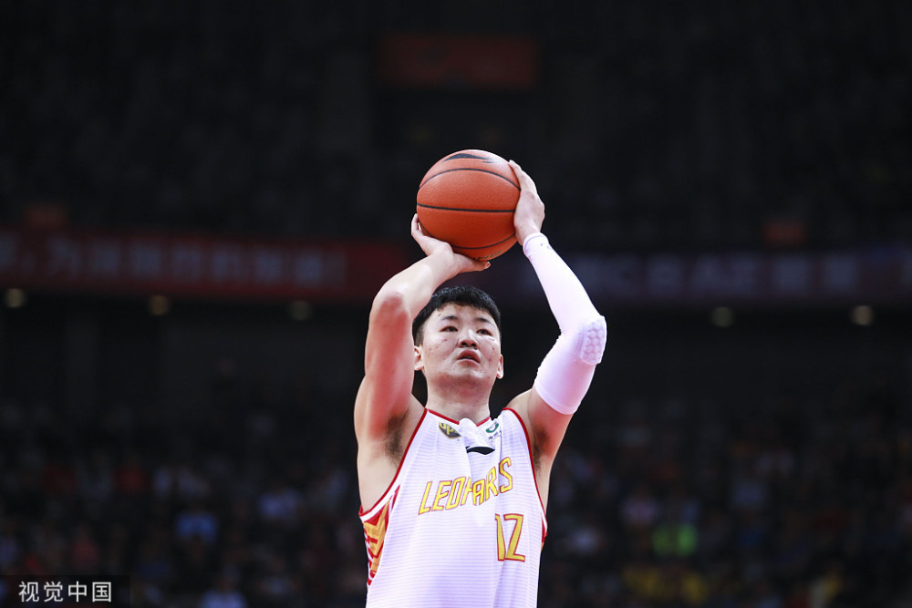 顾全新赛季担任深圳男篮队长九年老臣带队再征战