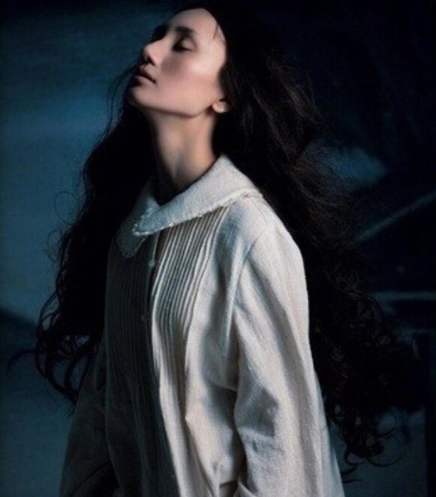 姣丽蛊媚的妹子,安静的妹子真好看