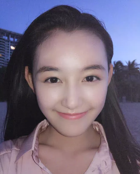 蒋依依有多大胆?"穿睡衣素颜"晒海边自拍,网友:有颜任性