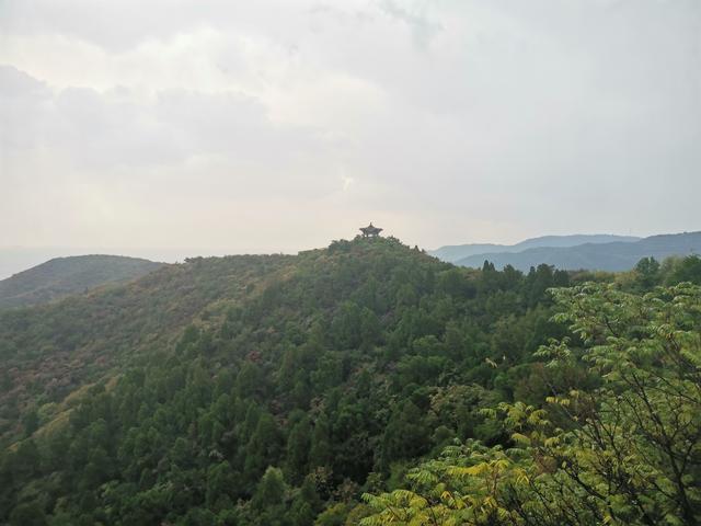 秋登太原龍山賞紅葉看龍山石窟和大佛龍柏龍頭據說很靈驗