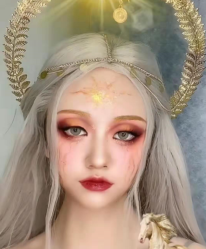 美术生仿妆"太阳女神",开始:又整幺蛾子?最后:半截眉都是大佬!